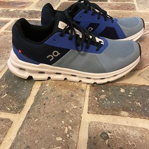 ON CloudRunner size 10. New w/o box.